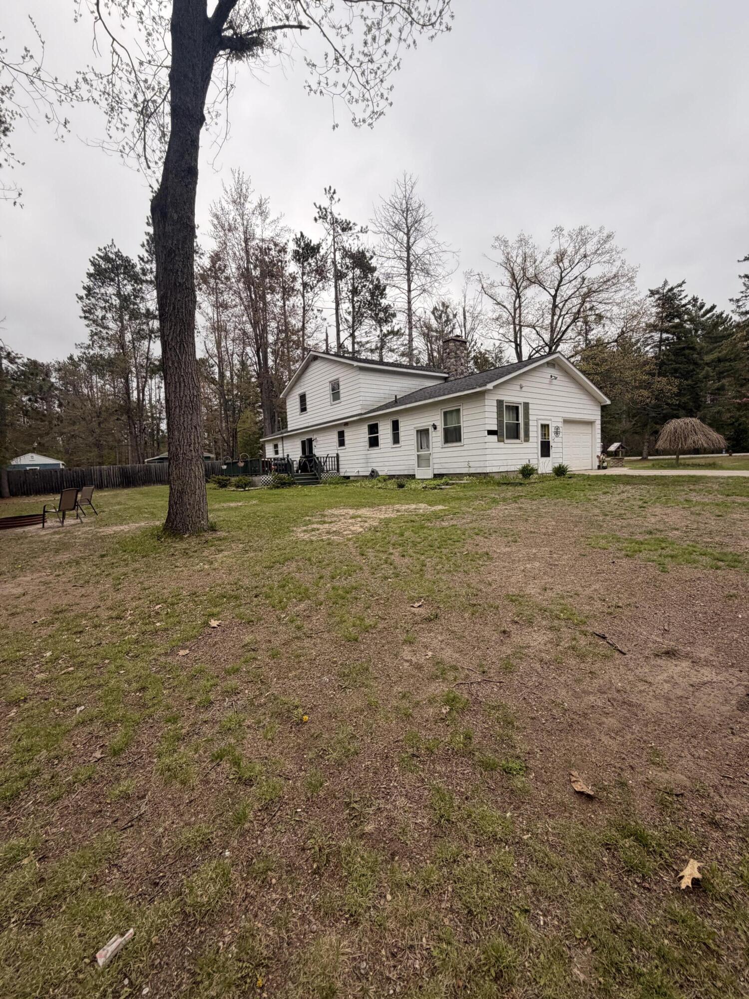 Image 3: Back yard