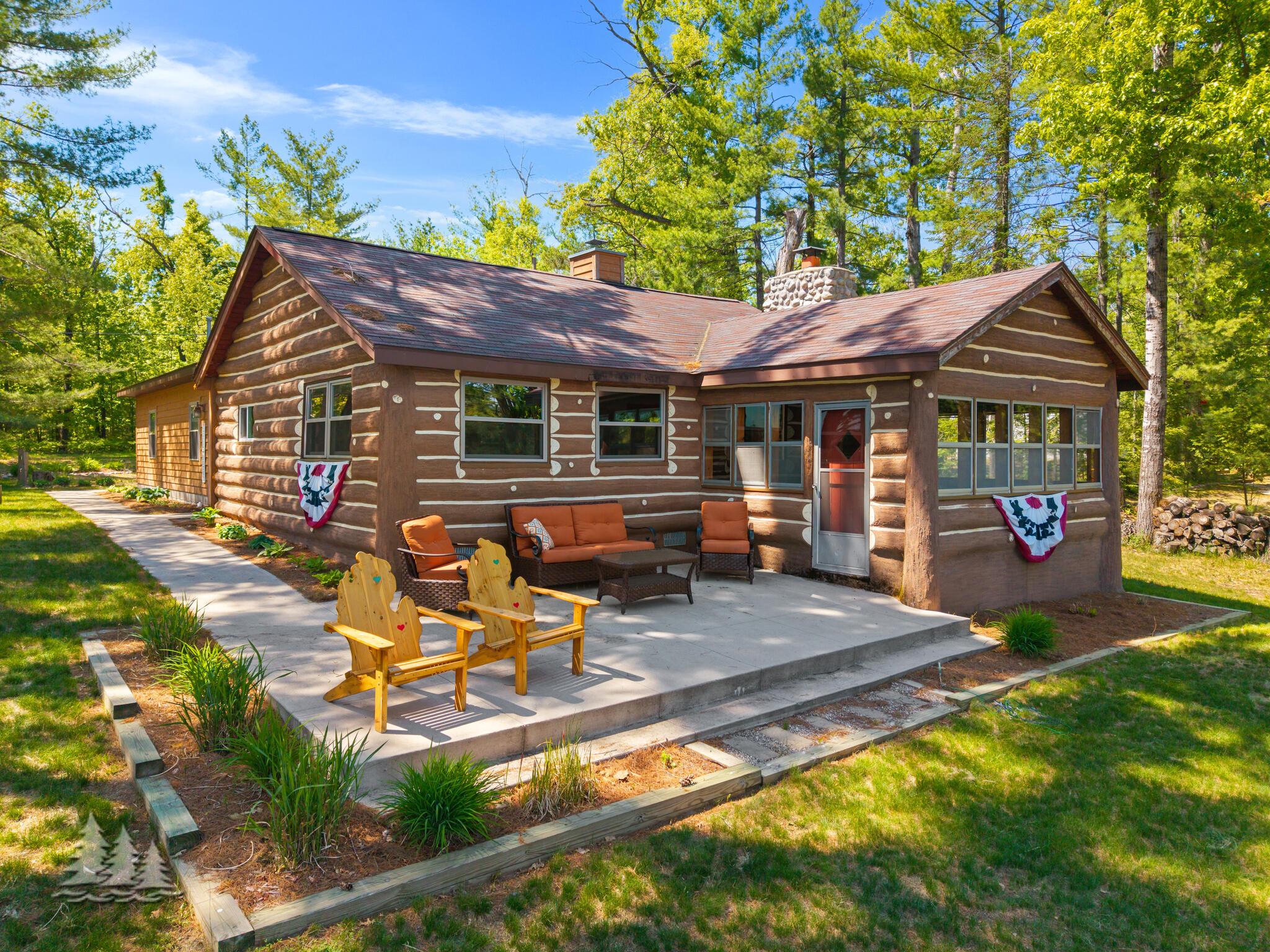 Image 2: 5636 Vacationland Dr.