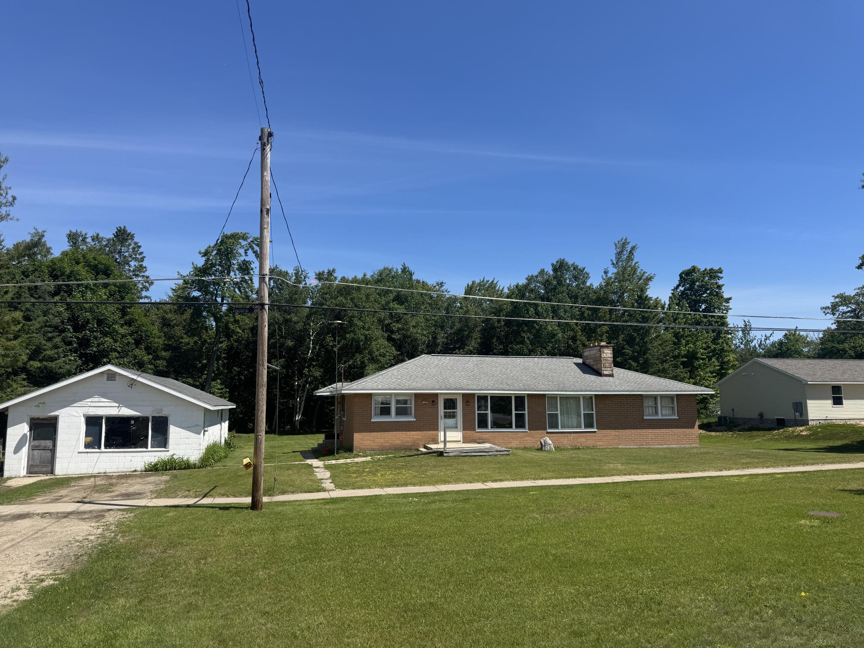Image 1: 520 W Central Front 1