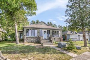 512 Lakeside Drive