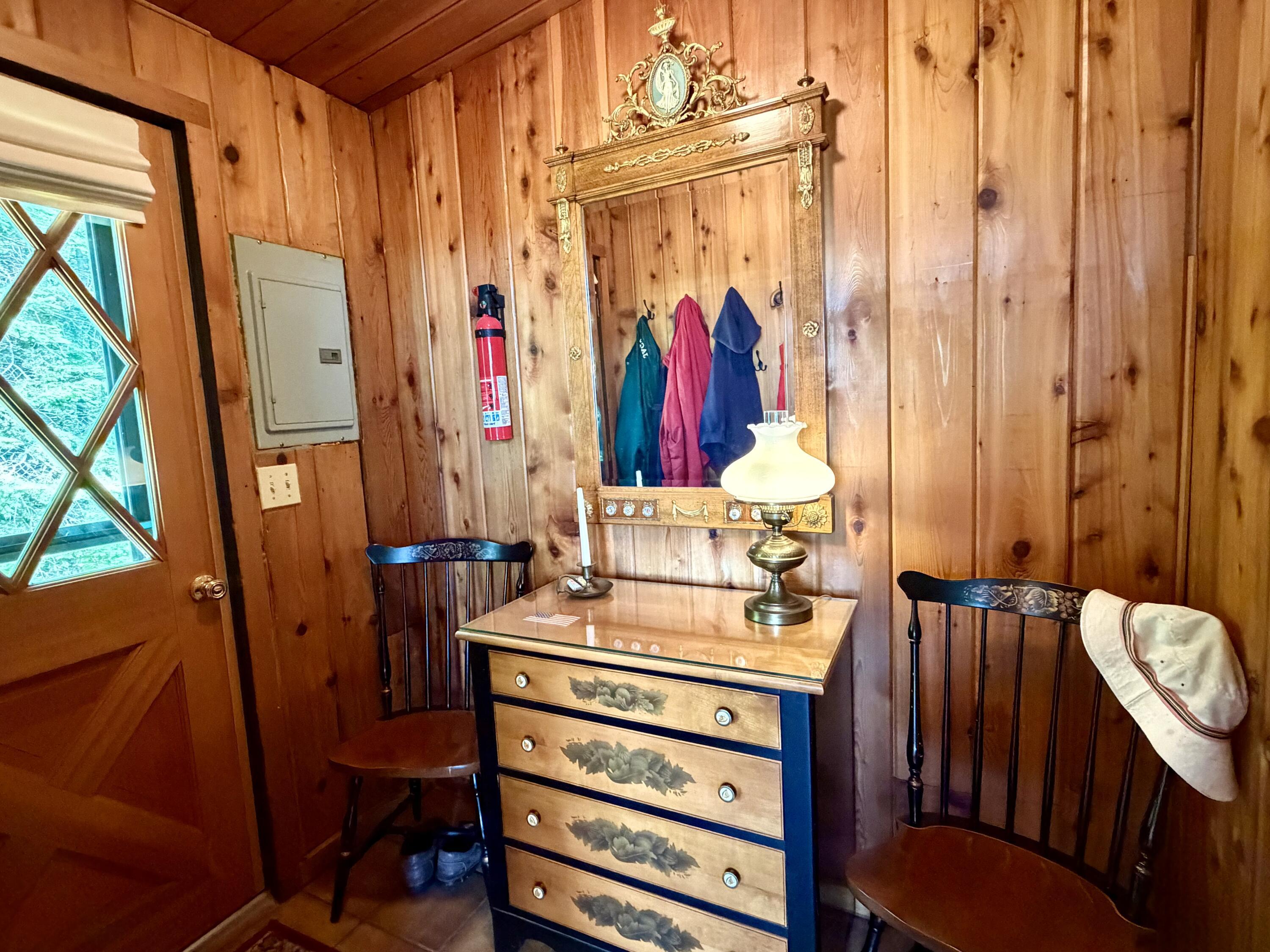 Image 3: Entry
