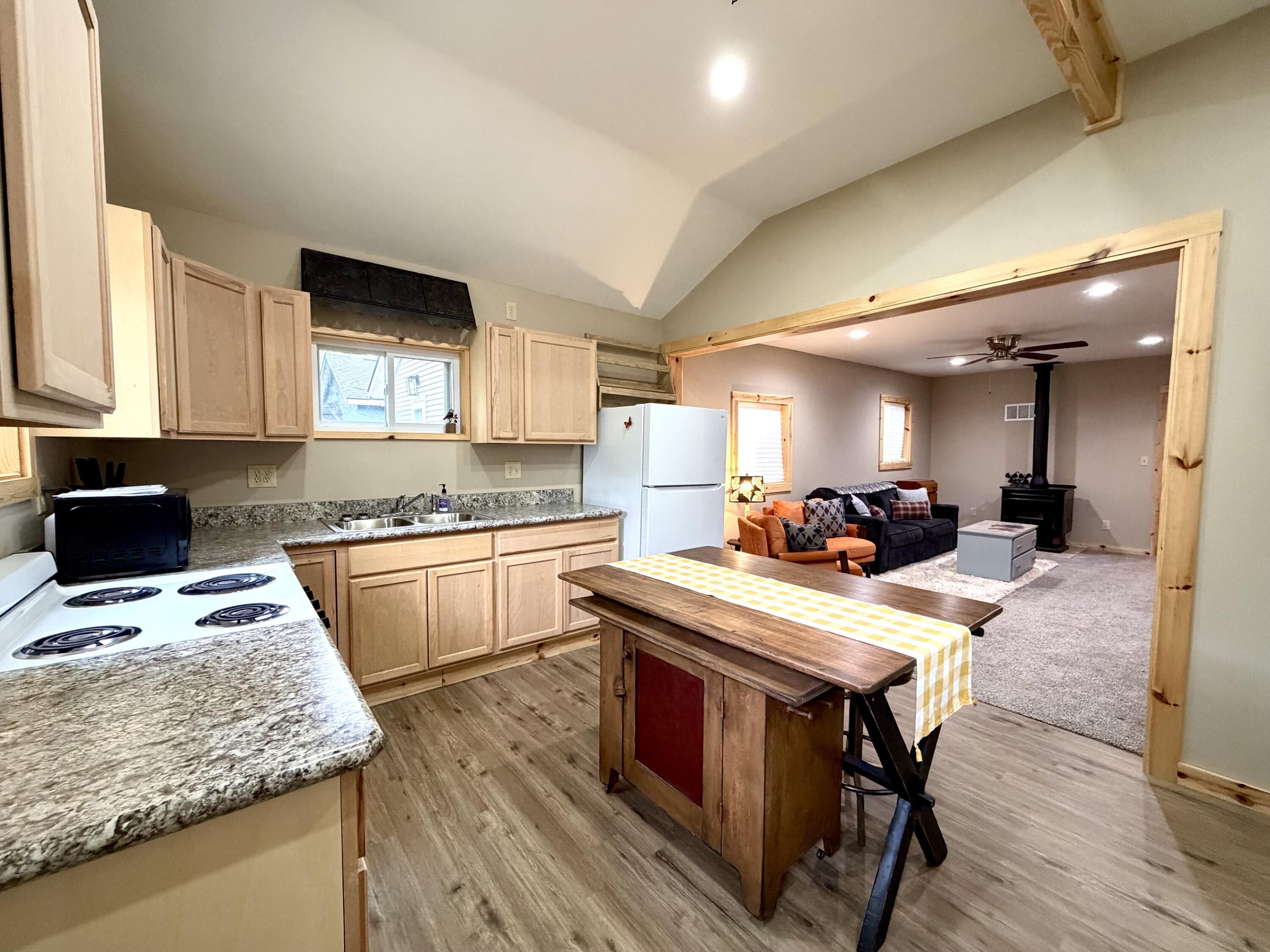 Image 3: Kitchen