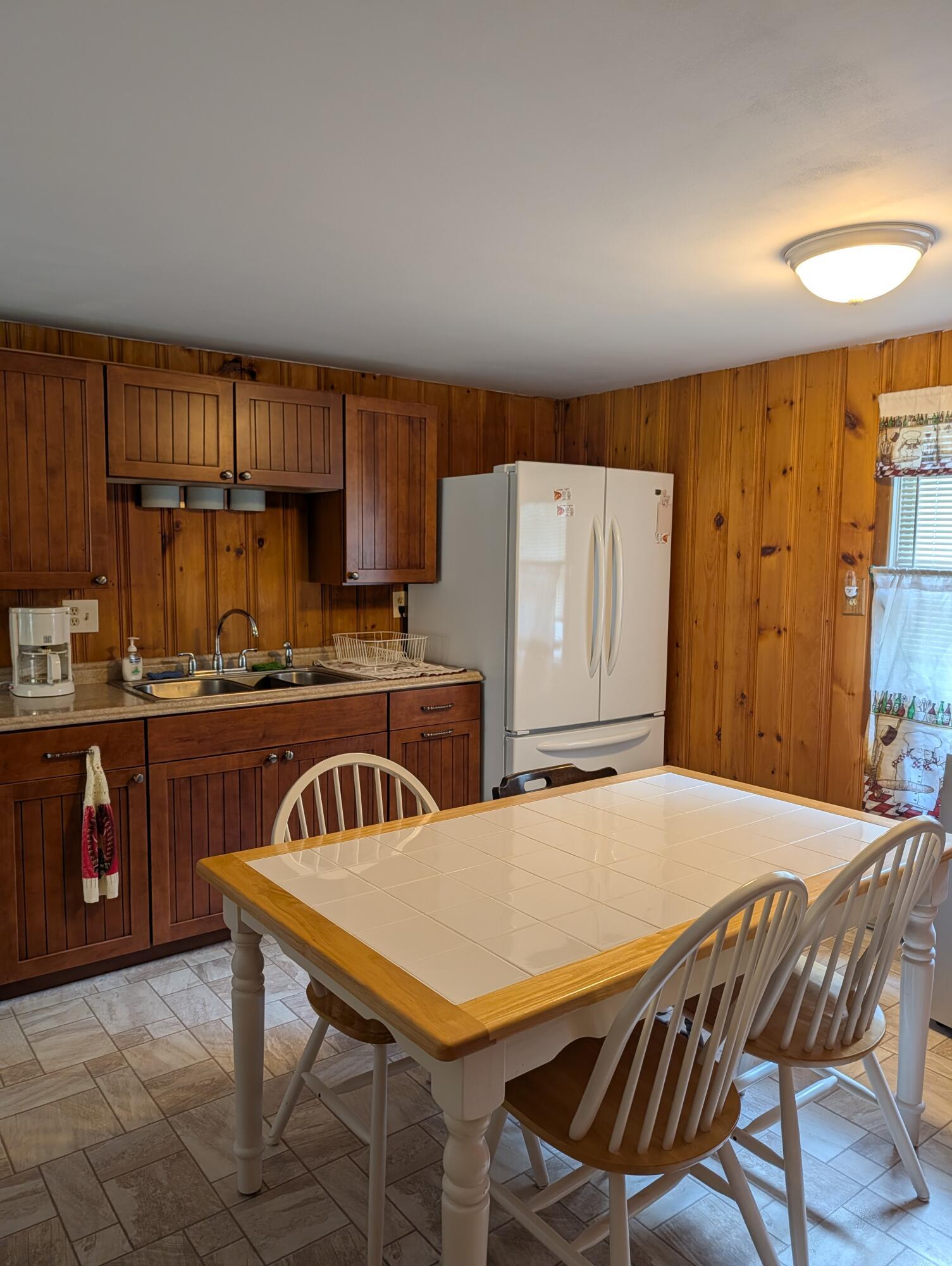 Image 2: kitchen