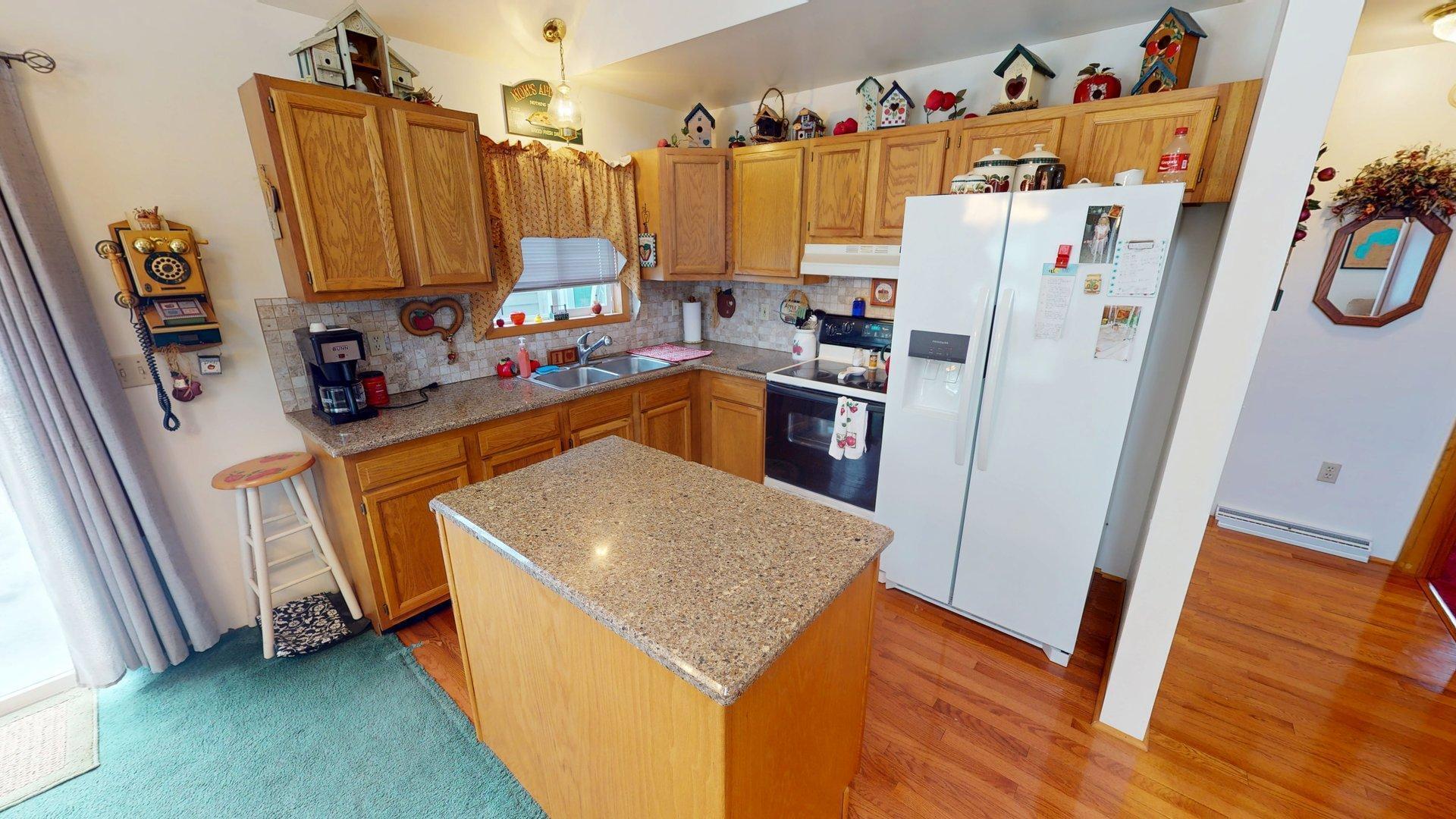 Image 4: 144 Garfield PIC 4