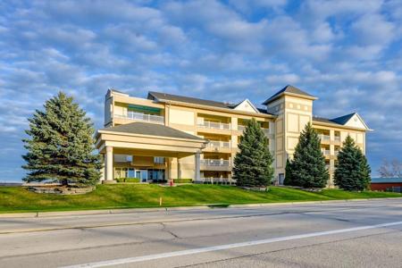 576 N Huron Road